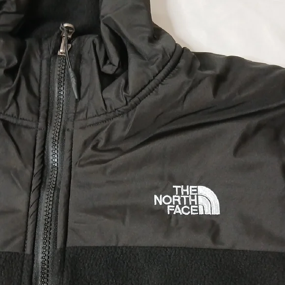 The North Face Men’s Black Lightweight Fleece Jacket - Picture 2 of 4
